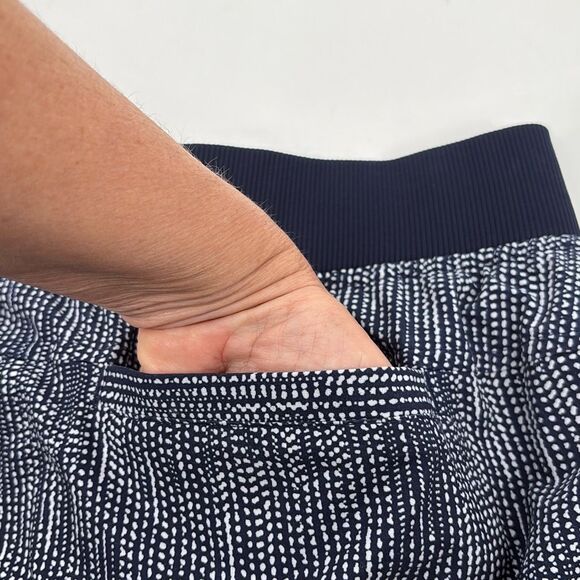 Athleta Womens Size 6 Midtown Skort Batik Print Dark Blue Athleisure Athletic - Picture 10 of 16